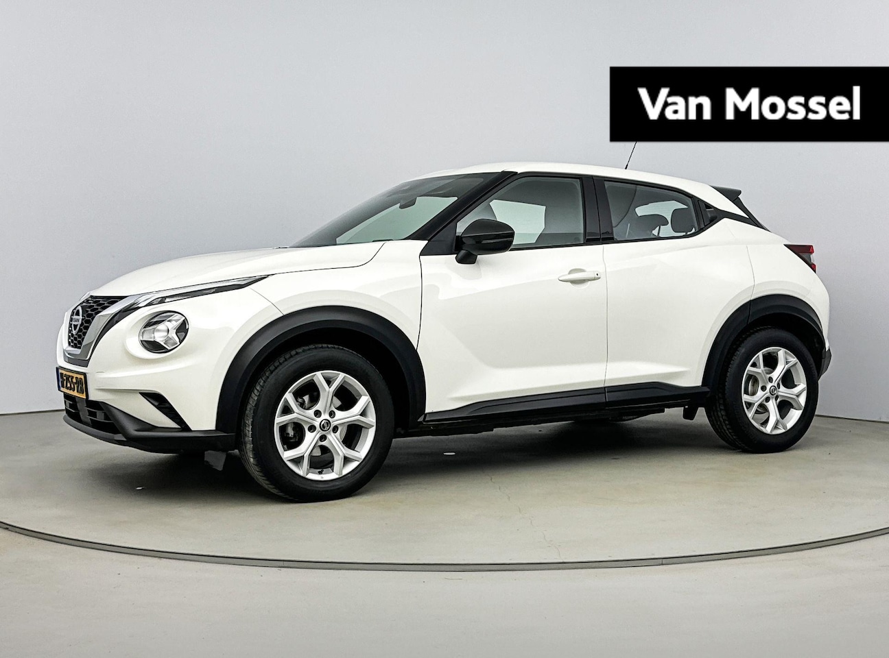 Nissan Juke - 1.0 DIG-T Acenta | Automaat | Apple Carplay / Android auto | Stoelverwarming | CC | Achter - AutoWereld.nl