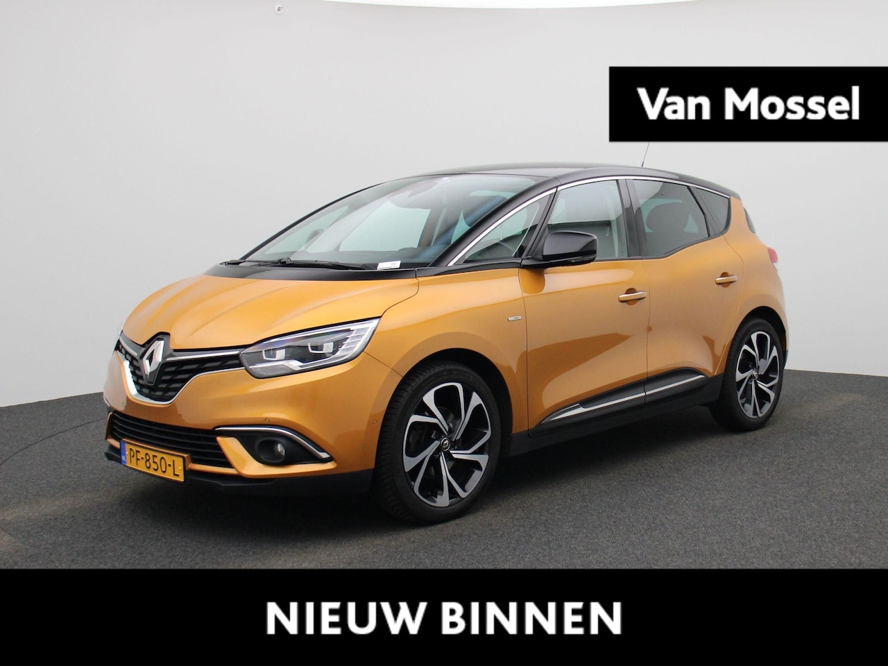 Renault Scénic - 1.2 TCe Bose | Climate Control | Camera | Panoramadak | Trekhaak | Lichtmetalen Velgen | - AutoWereld.nl