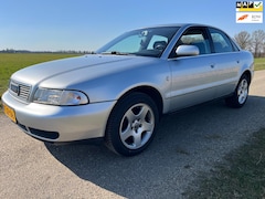 Audi A4 Limousine - 2.6 Comfort | youngtimer| rijdt als nieuw| airco