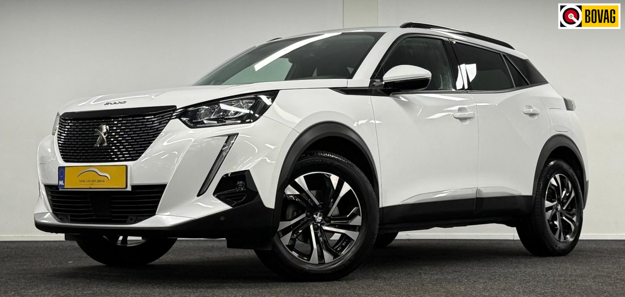 Peugeot 2008 - 1.2 PureTech Allure Pack*DealerOh*Automaat*Navi*Camera*Carplay* - AutoWereld.nl
