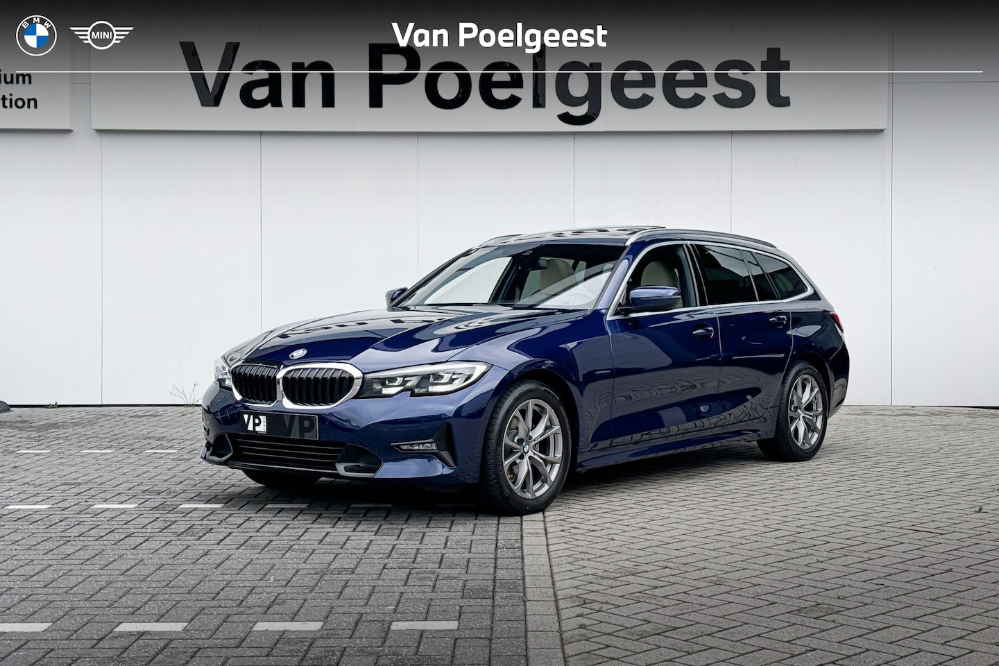 BMW 3-serie Touring - 320d xDrive | elektrisch glazen panorama-dak | Live Cockpit Professional | interieur voorv - AutoWereld.nl