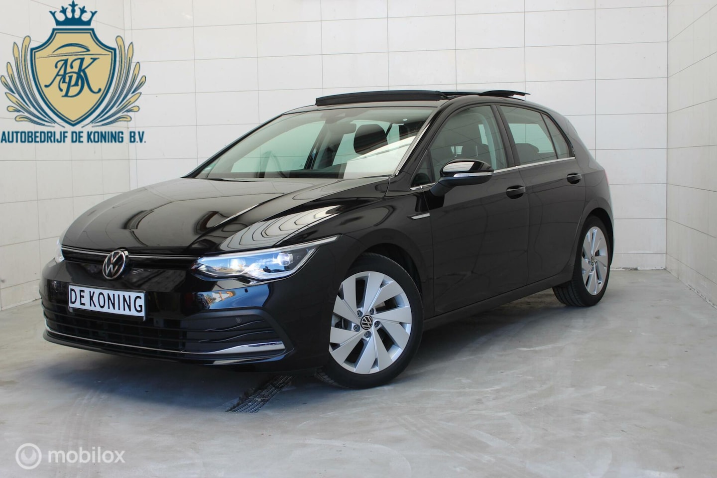 Volkswagen Golf - 1.5 eTSI DSG PANO NAVI Elect. stoel IQ LED - AutoWereld.nl