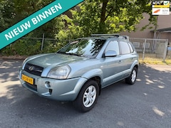 Hyundai Tucson - 2.0i Style NETTE AUTO RIJDT EN SCHAKELT GOED