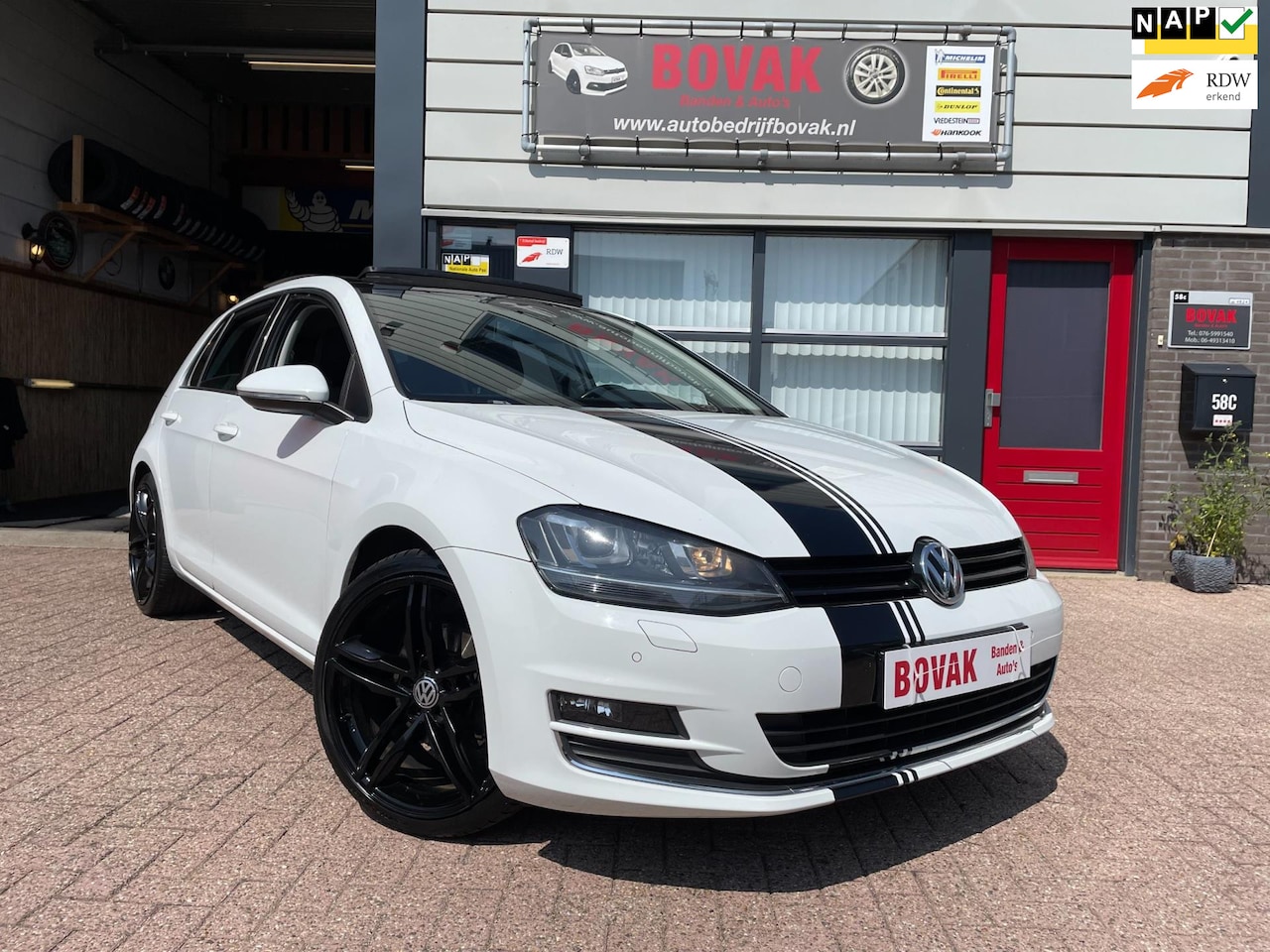 Volkswagen Golf - 1.4 TSI Highline Automaat Panoramadak 5 deurs Voll!! - AutoWereld.nl