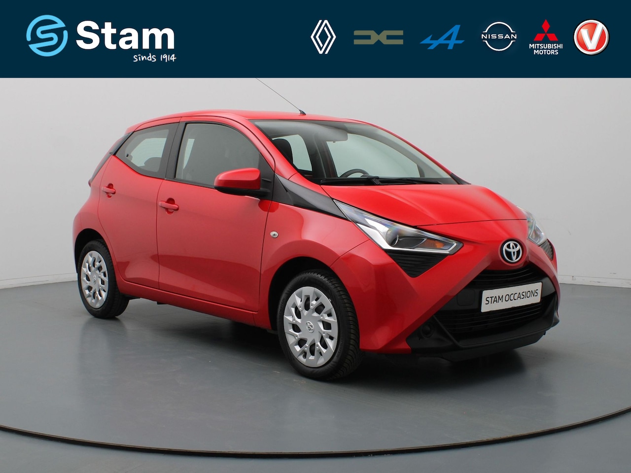 Toyota Aygo - 1.0 VVT-i x-play AUTOMAAT Airco | Camera | Cruise | Carplay - AutoWereld.nl
