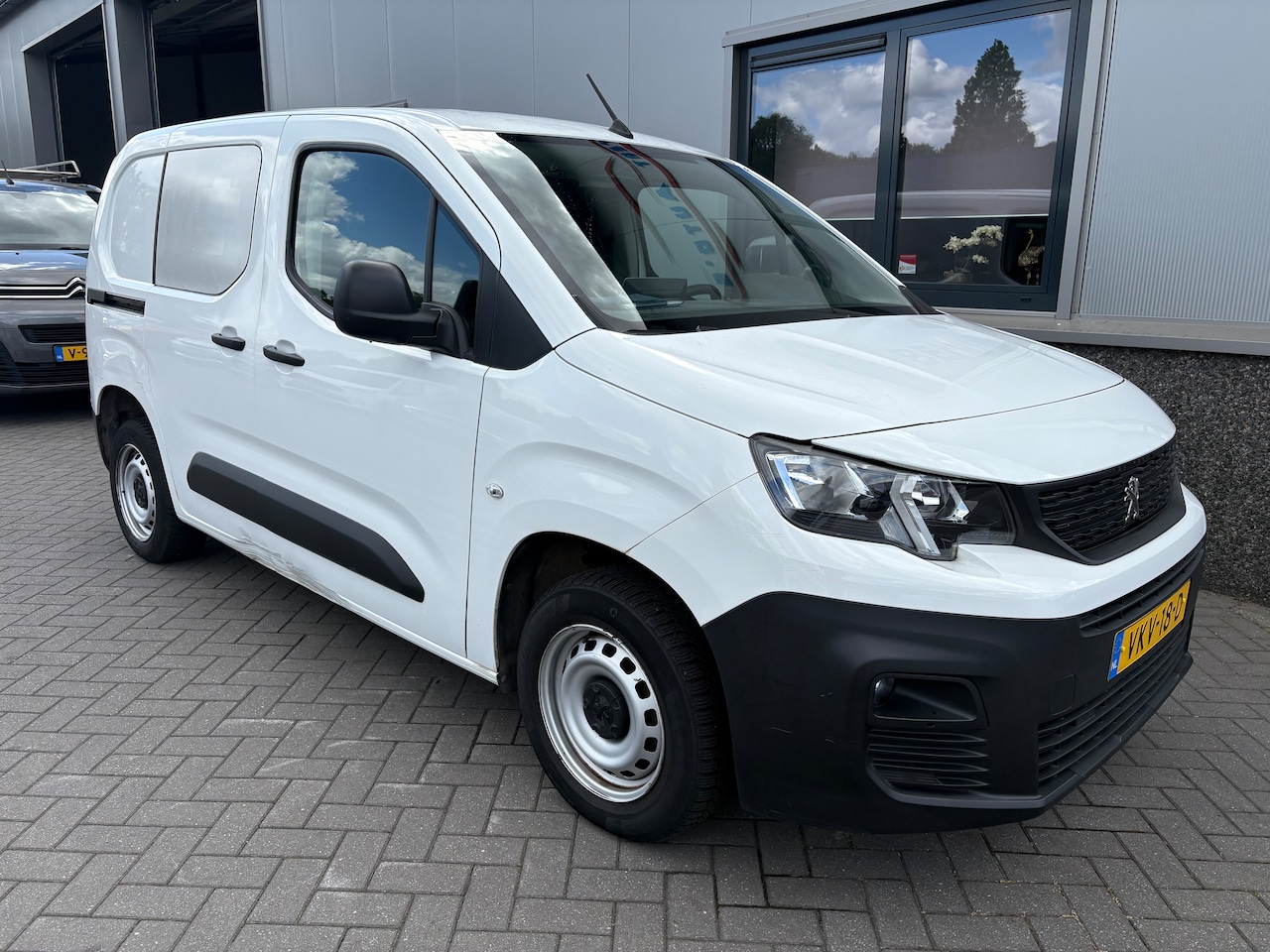 Peugeot Partner - 1.2 PureTech Premium - AutoWereld.nl