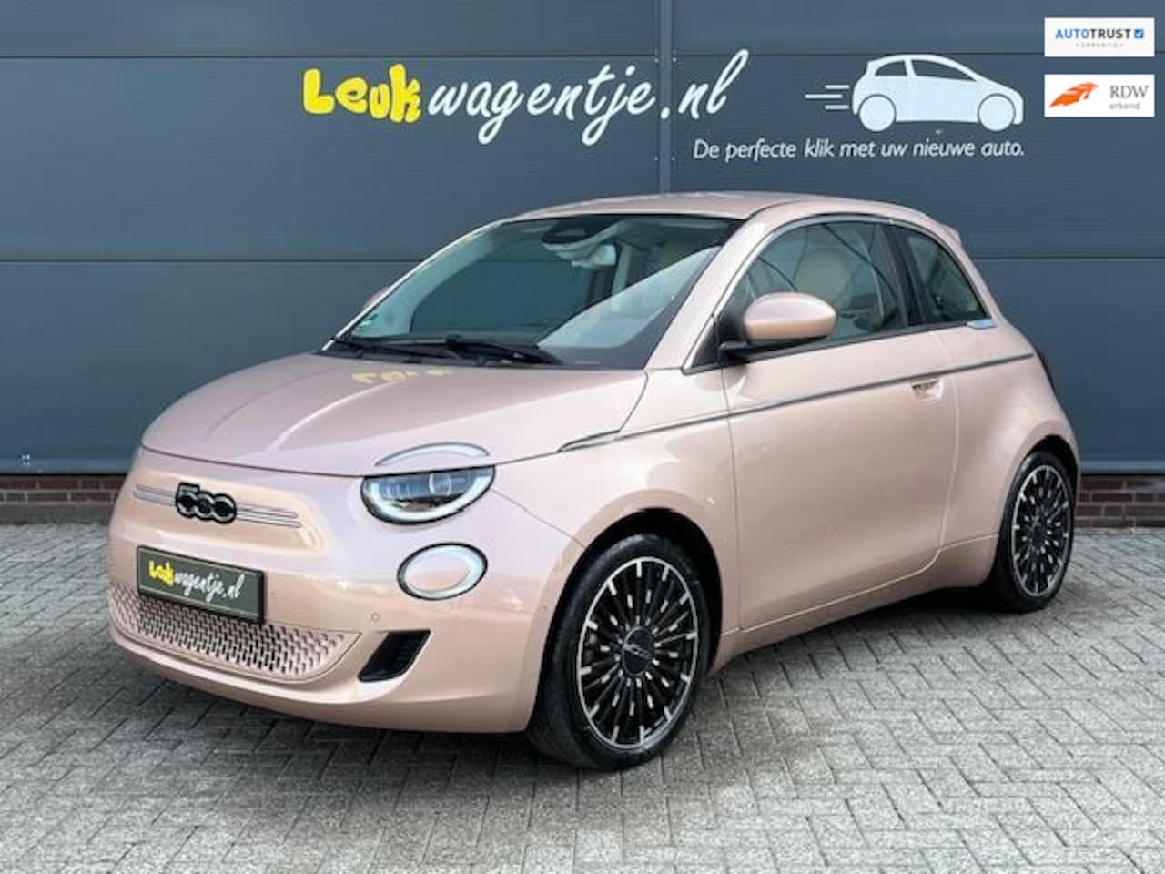 Fiat 500 - 3+1 La Prima 42 kWh *extra deur *adaptieve cruise - AutoWereld.nl