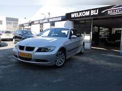 BMW 3-serie - 318i Automaat | Airco | Elec ramen | Cruise control | Parkeersensoren | Stoel verwarming