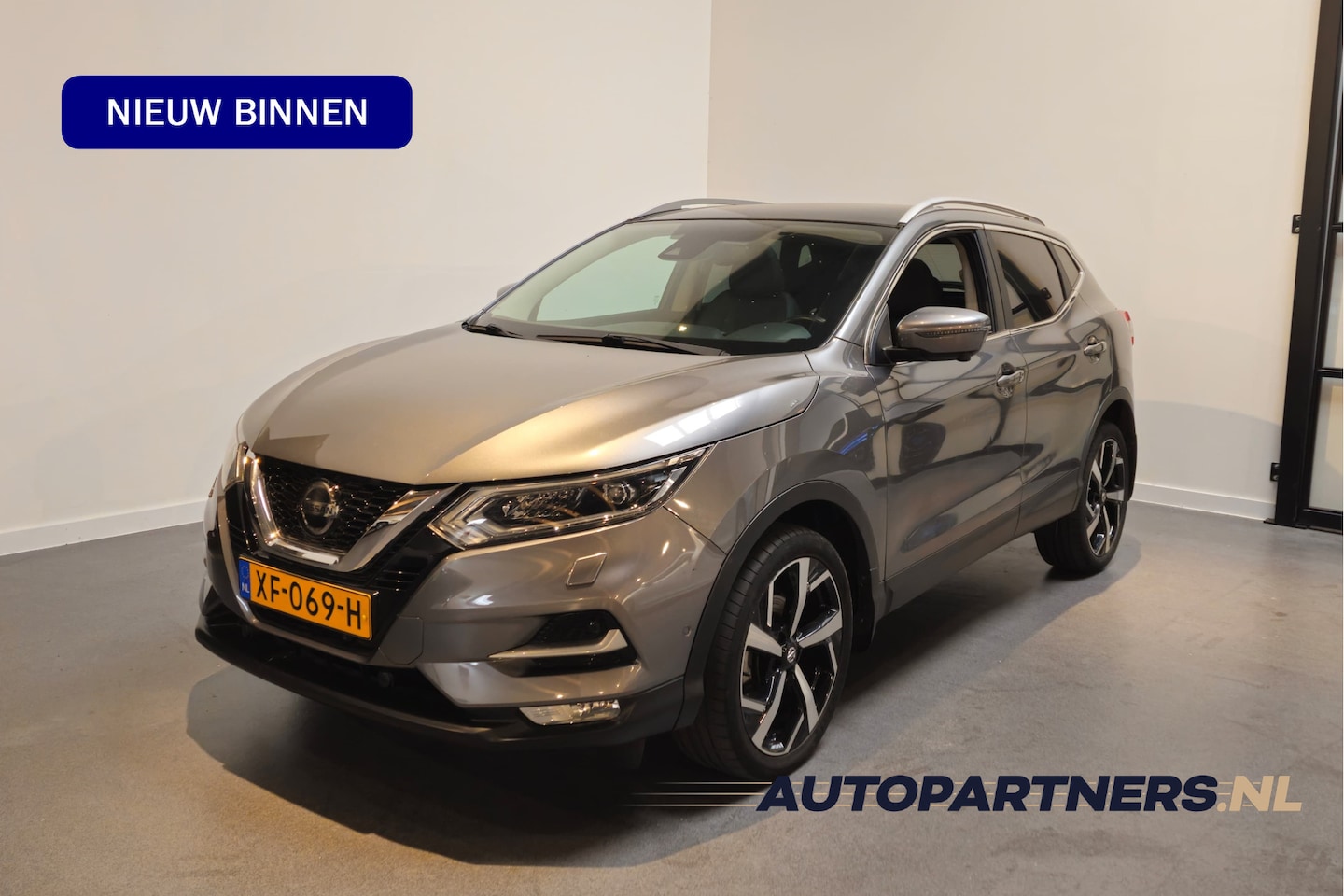 Nissan Qashqai - 1.2 Tekna - Panoramadak - - Stoelverwarming - Navi - AutoWereld.nl