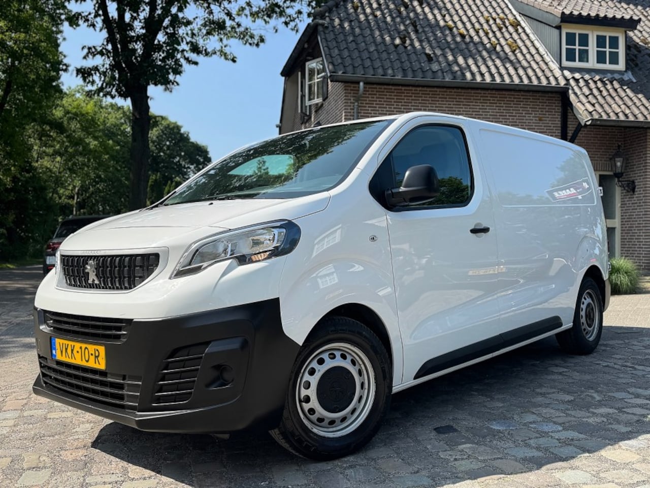 Peugeot Expert - 1.5 HDI 100pk Premium 3p airco,1/2leer,navigatie,cruise,pdc,trekhaak - AutoWereld.nl