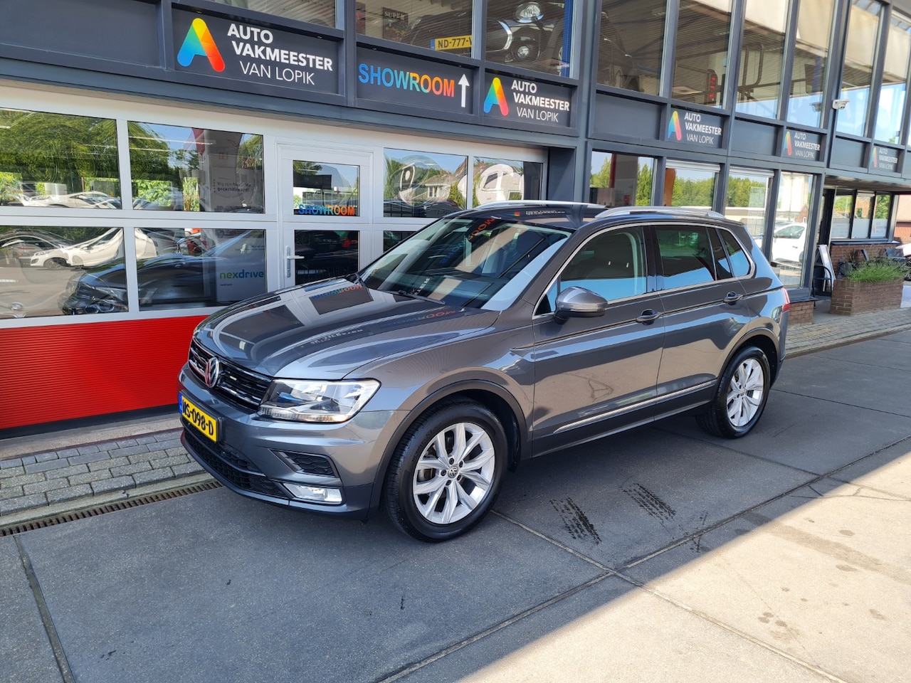 Volkswagen Tiguan - 1.4 TSI ACT 150pk Comfortline Business Trekh.Electr. Top St! all-in prijs + 12 mnd garanti - AutoWereld.nl