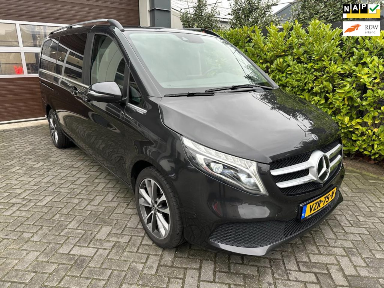 Mercedes-Benz V-klasse - 300d Lang DC Avantgarde 360-camera LED Electrische Schuifdeur - AutoWereld.nl