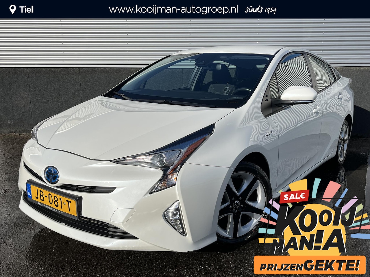 Toyota Prius - 1.8 Dynamic Navigatie, Dodehoekdetectie, Stoelverwarming, Privacy glass, Head-up display, - AutoWereld.nl