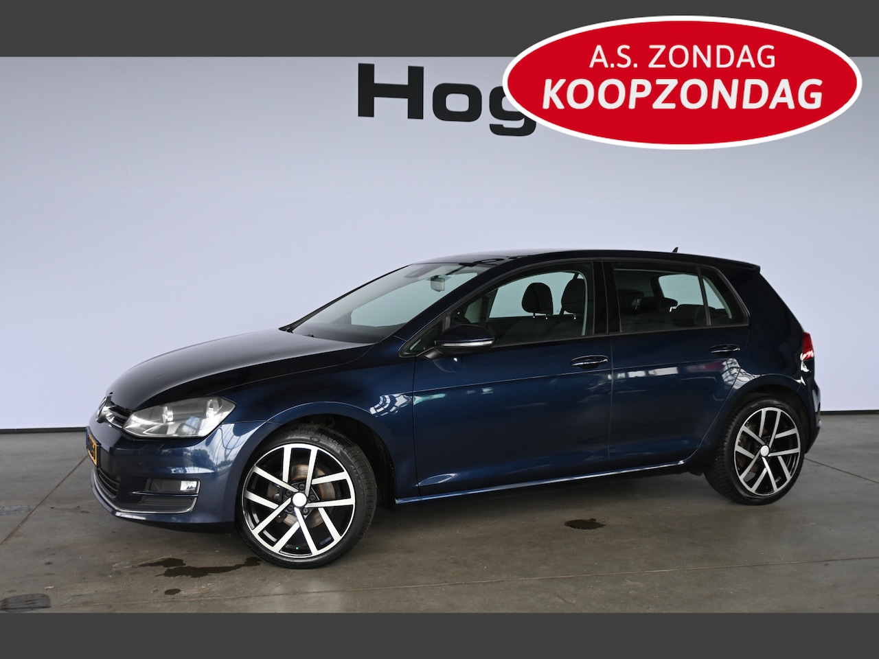 Volkswagen Golf - 1.6 TDI Highline Automaat Navigatie Panoramadak Goed Onderhouden! Inruil Mogelijk! - AutoWereld.nl