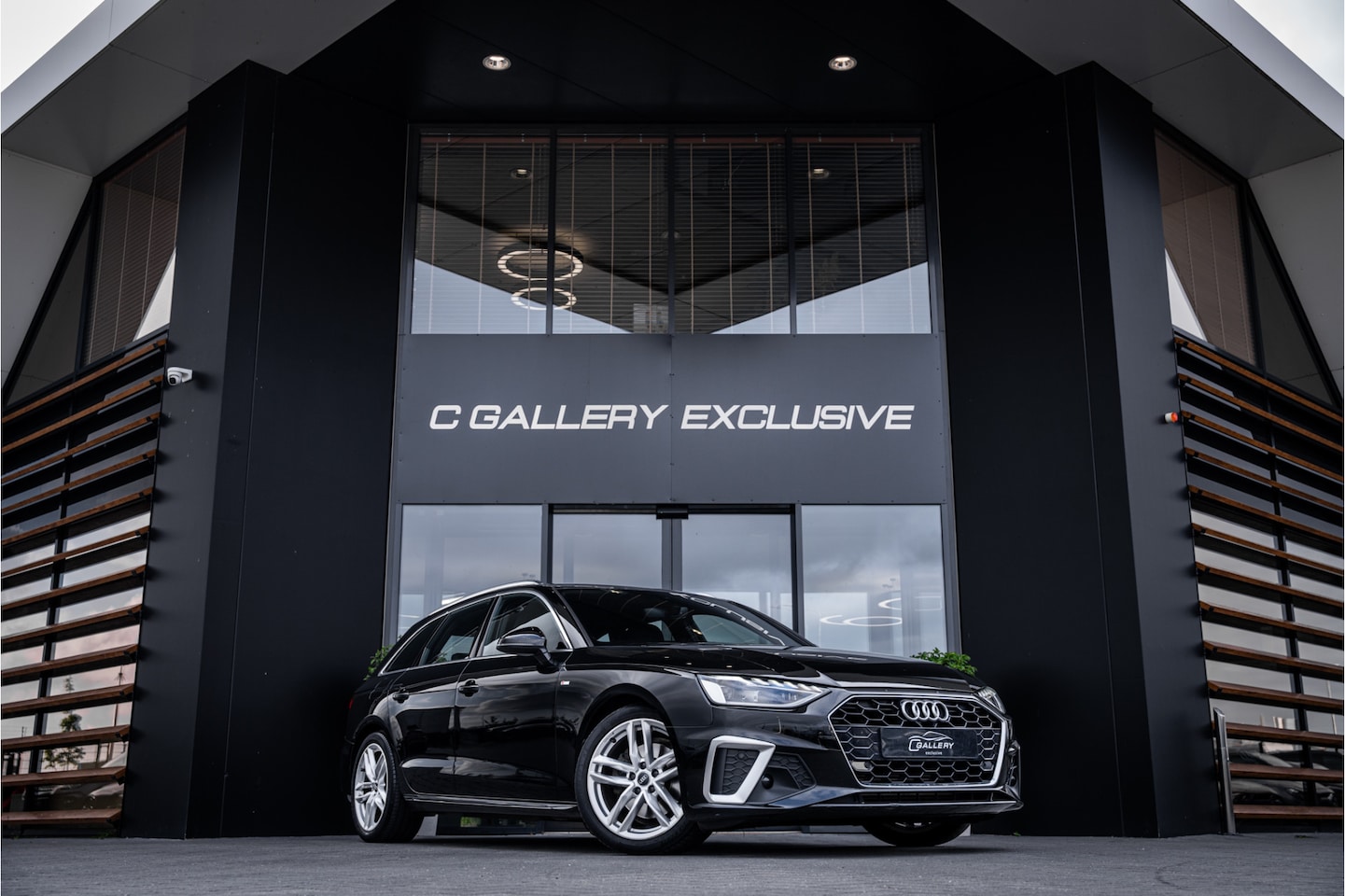 Audi A4 Avant - 35 TFSI Launch edition Sport - S Line | Cruise Control | Sportstuur | Sfeerverlichting - AutoWereld.nl