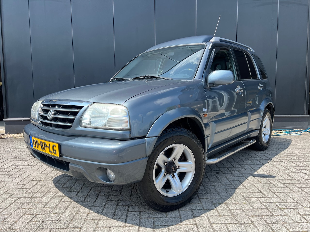 Suzuki Grand Vitara - 2.0 4x4 Leder/Airco/Lmv/Trekh/Nap/Apk - AutoWereld.nl