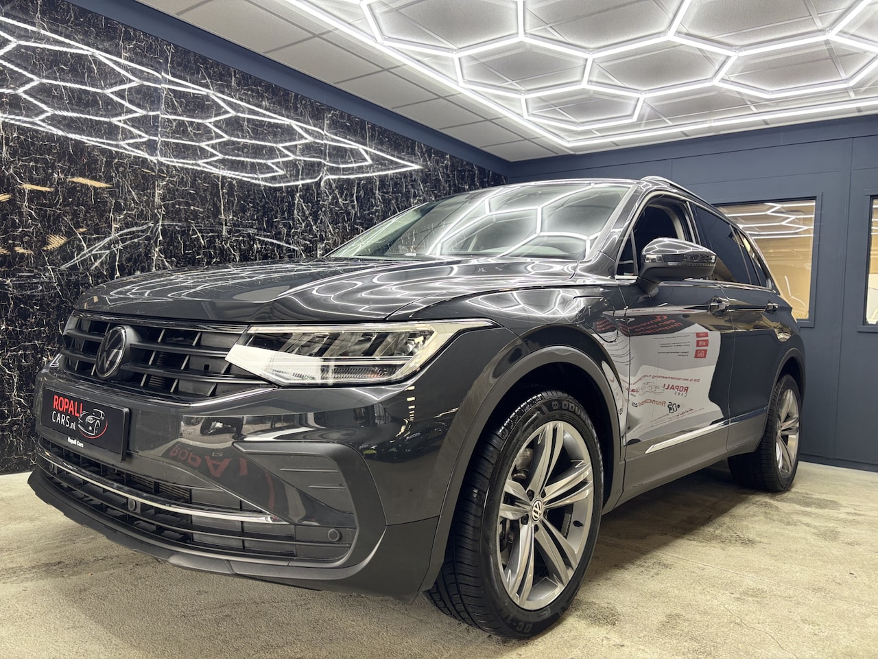 Volkswagen Tiguan - 1.4 TSI eHybrid Business+ virtual - AutoWereld.nl