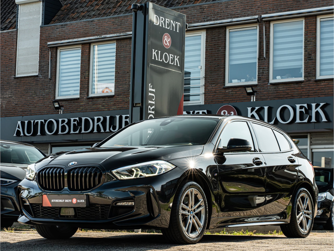 BMW 1-serie - 118i Business Edition Plus M-Sport ORG NL HIFI SHADOW LINE APPLE CARPLAY - AutoWereld.nl