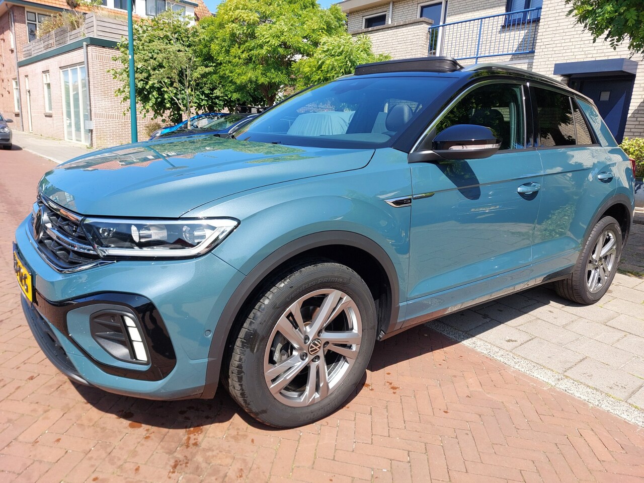 Volkswagen T-Roc - 1.5 TSI R-Line Business Garantie mogelijk tm 2032 - AutoWereld.nl