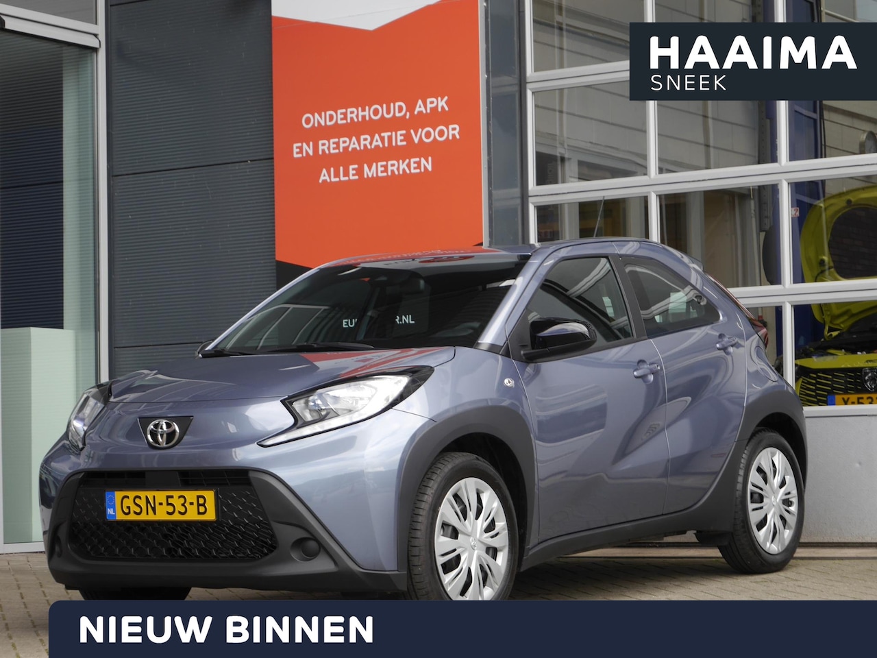 Toyota Aygo X - 1.0 VVT-i MT Play | Lage km.stand | Apple carplay/Android auto | Achteruitrijcamera | Trek - AutoWereld.nl