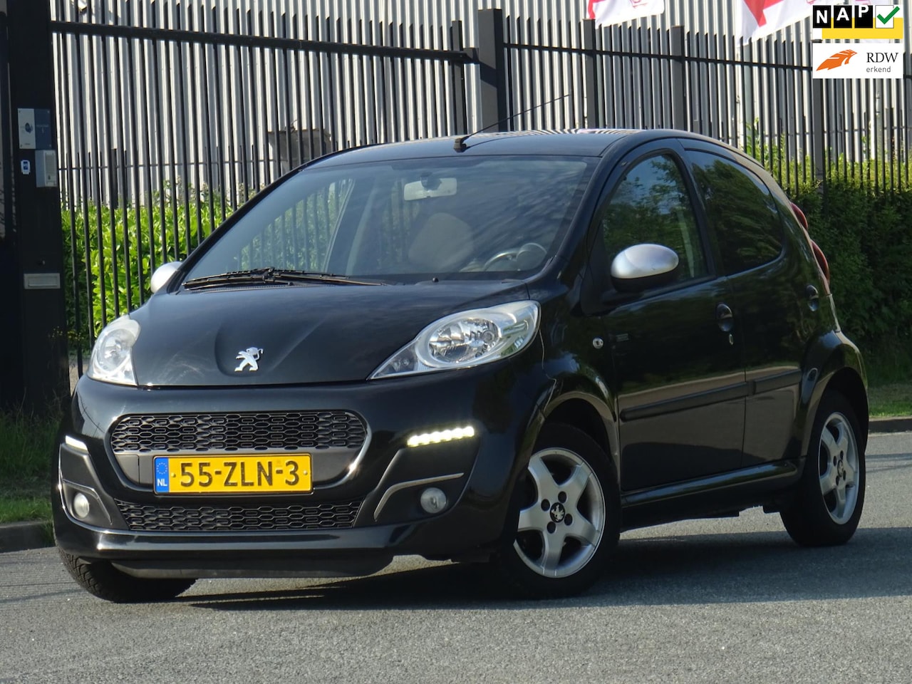Peugeot 107 - 1.0 Sportium 5DRS NAP/LED/AIRCO/ELEKRAM/APK 2026 - AutoWereld.nl