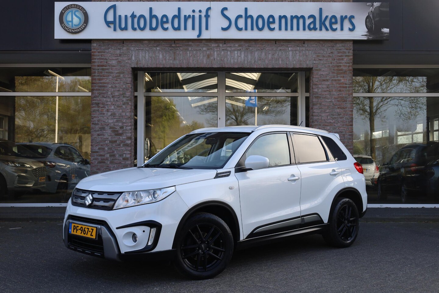 Suzuki Vitara - 1.6 Rhino CAMERA DEALER-OND. STOELVERW. NAVI CRUISE CLIMA 2xPDC 17"LMV - AutoWereld.nl