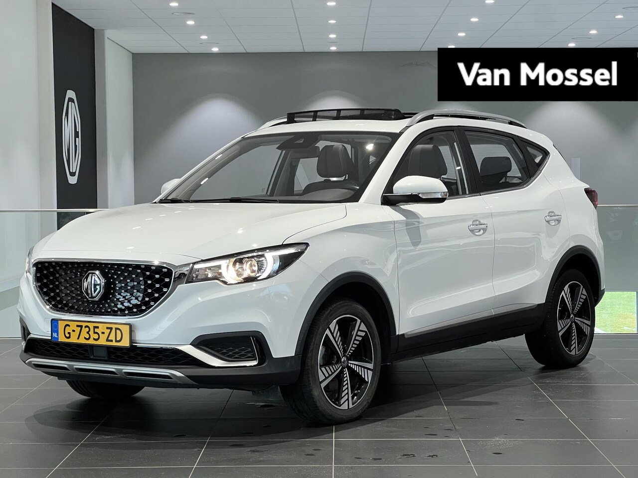 MG ZS - Luxury 45 kWh | 1e-Eigenaar | Leder | Navi | Panoramadak | Apple CarPlay | Camera | - AutoWereld.nl