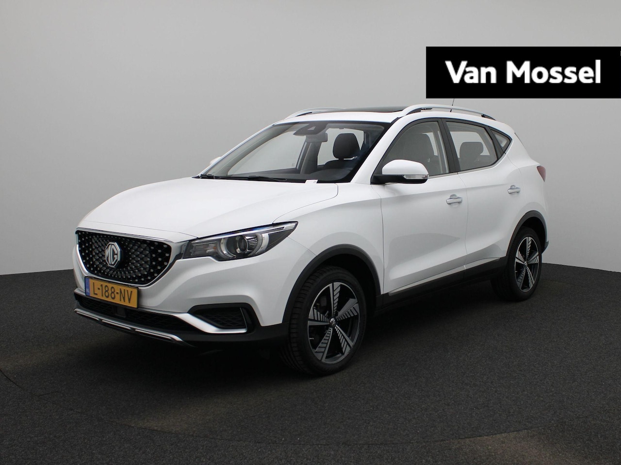 MG ZS - Luxury 45 kWh | APPLE CAR PLAY | ACHTERUITRIJCAMERA | KEYLESS GO | CLIMATE CONTROL | CRUIS - AutoWereld.nl