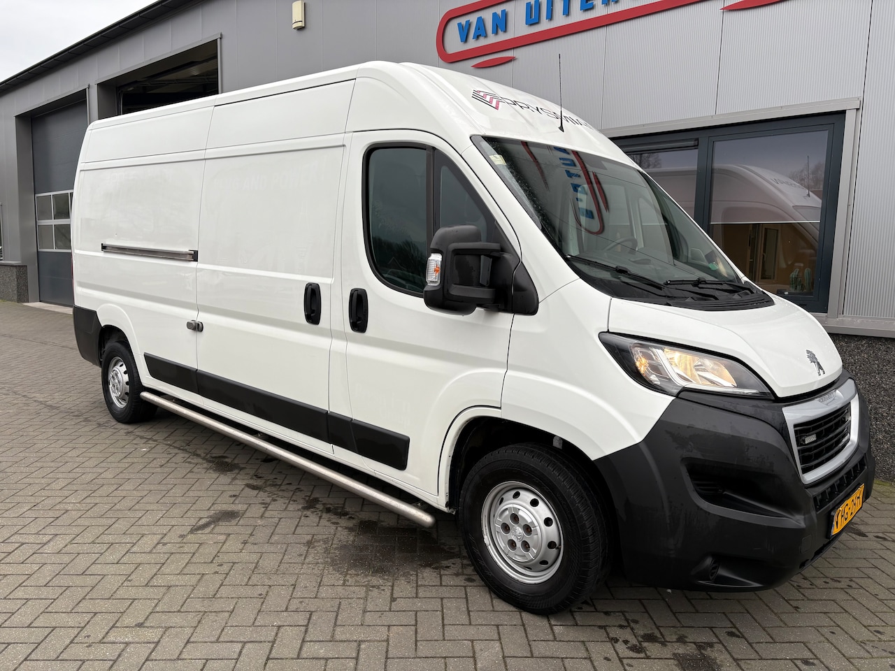 Peugeot Boxer - 335 2.2 BlueHDi 140 L3H2 Premium - AutoWereld.nl