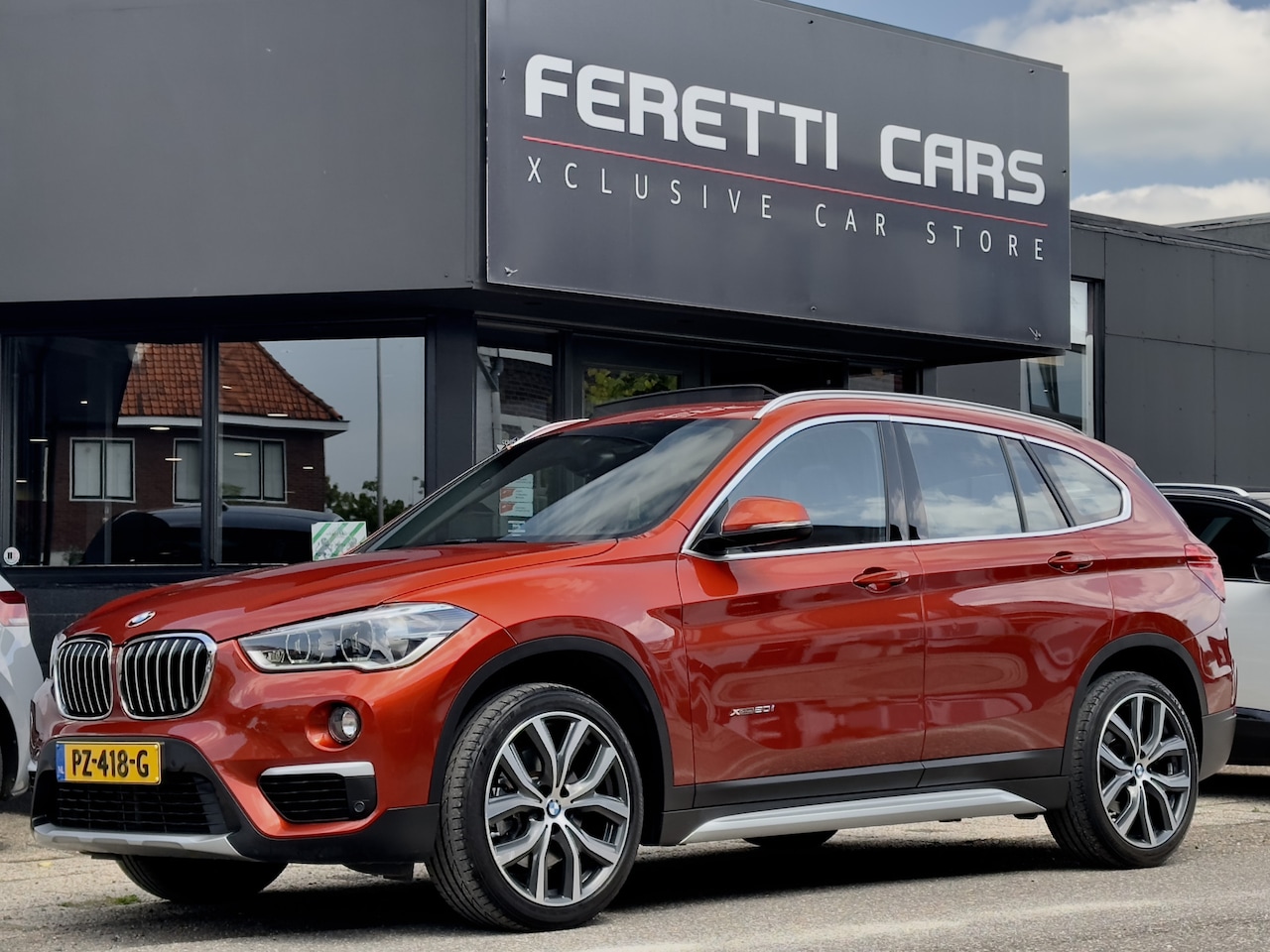 BMW X1 - XDRIVE20i AUT8 HIGH EXECUTIVE 114D.KM PANODAK LEDER NAVI HEAD-UPP LED LMV PDC - AutoWereld.nl