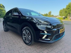 Kia e-Niro - EXECUTIVELINE 64KWH 3FASE/ACARPLAY/NAV/LEER/CAM/FABRIEKSGARANTIE