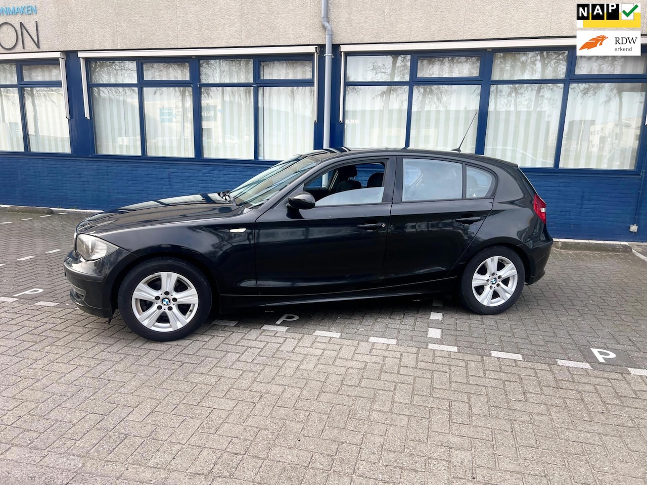 BMW 1-serie - 116i Executive (( MOTOR NO GOOD )) KOPPAKING LEK: - AutoWereld.nl