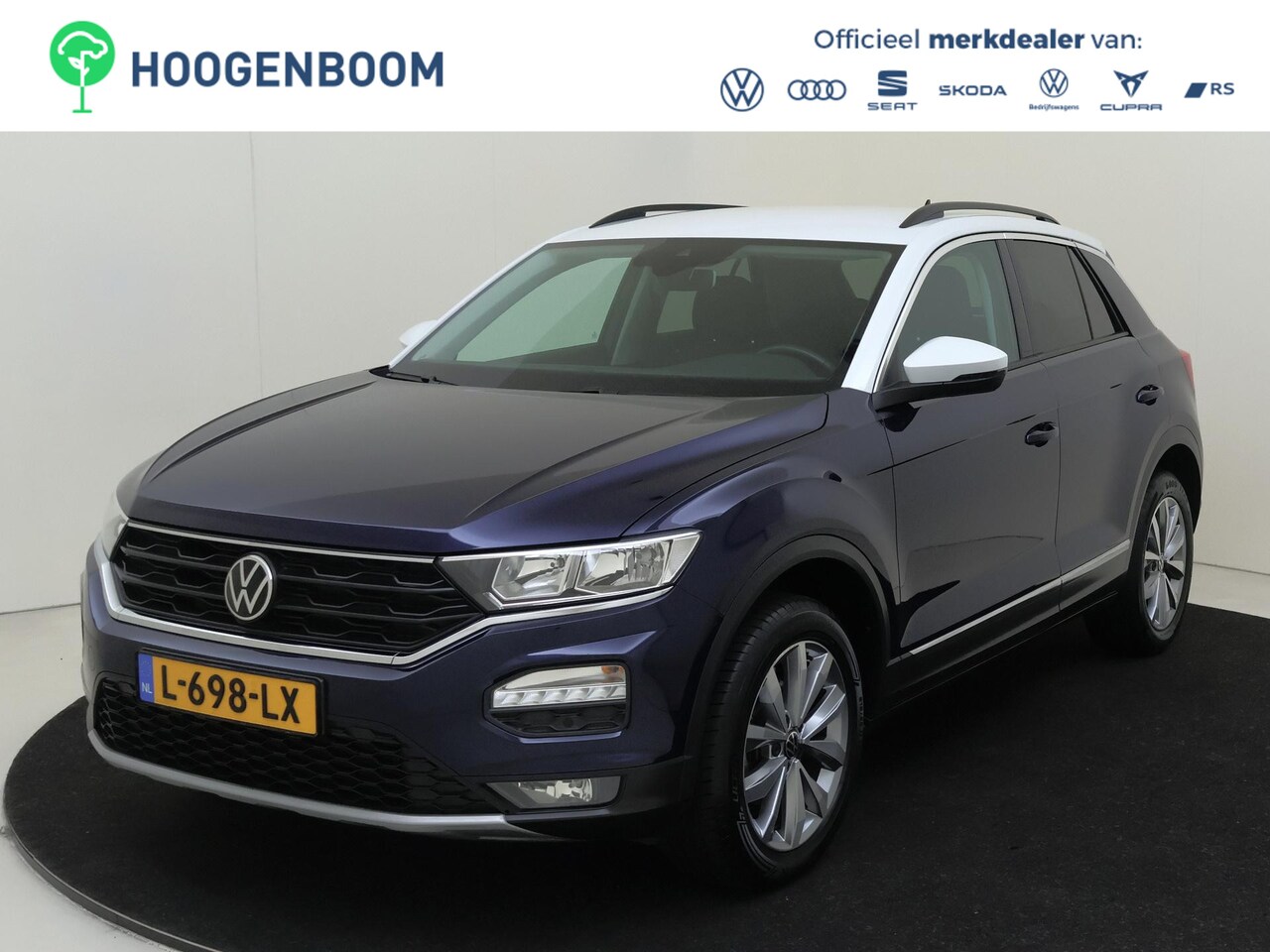 Volkswagen T-Roc - 1.5 TSI Style | Trekhaak | Stoelverwarming | Achteruitrijcamera | Navigatie | Adaptieve cr - AutoWereld.nl