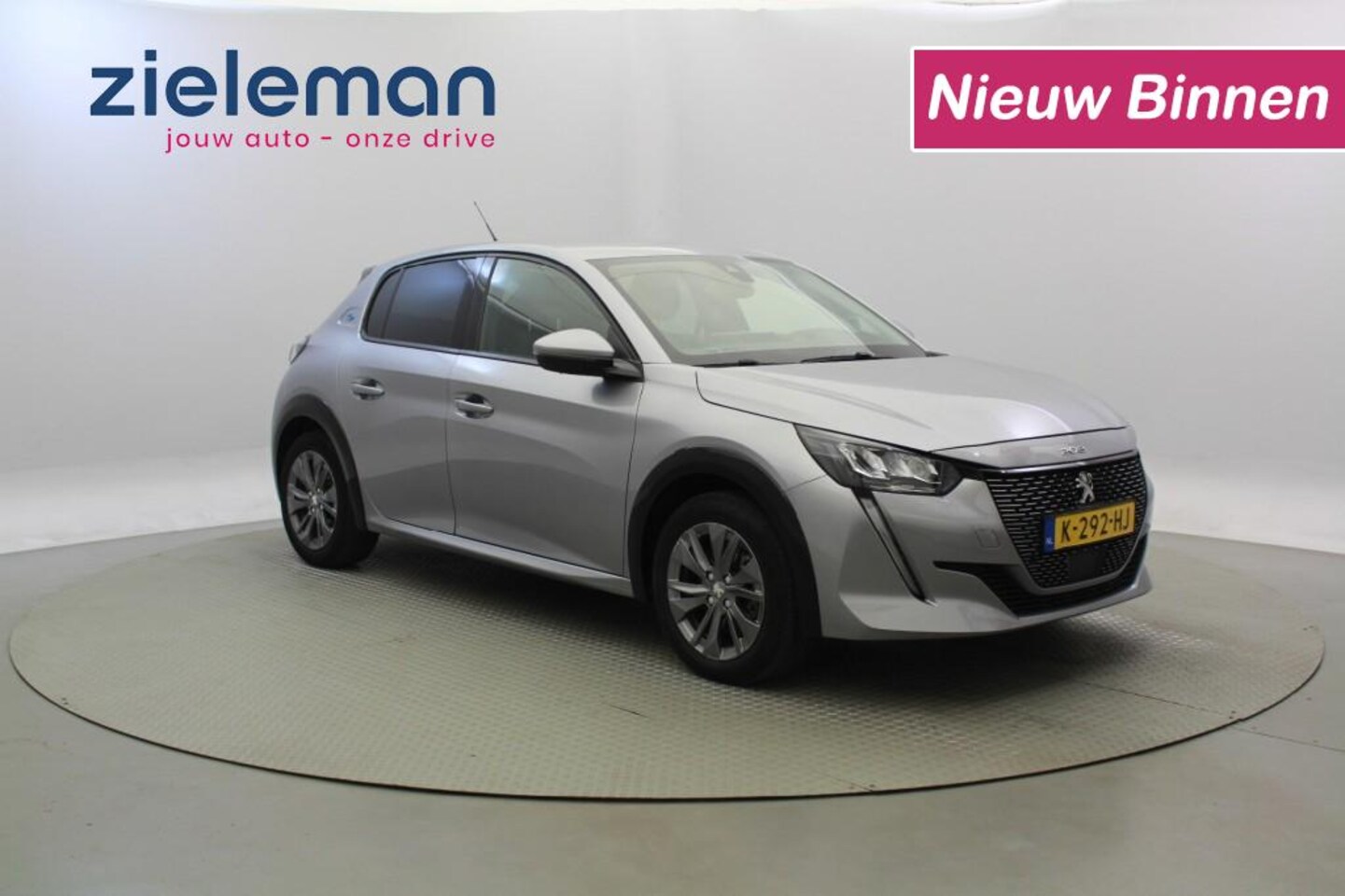 Peugeot e-208 - Allure Pack 50 kWh - Carplay, Camera, Digitaal Cockpit - AutoWereld.nl