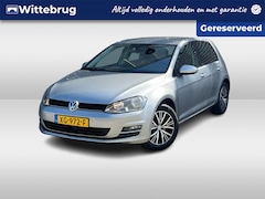 Volkswagen Golf - 1.2 TSI Connected Series / DSG/ Metallic/ / Parkeersensoren V+A / Adaptive cruise controle