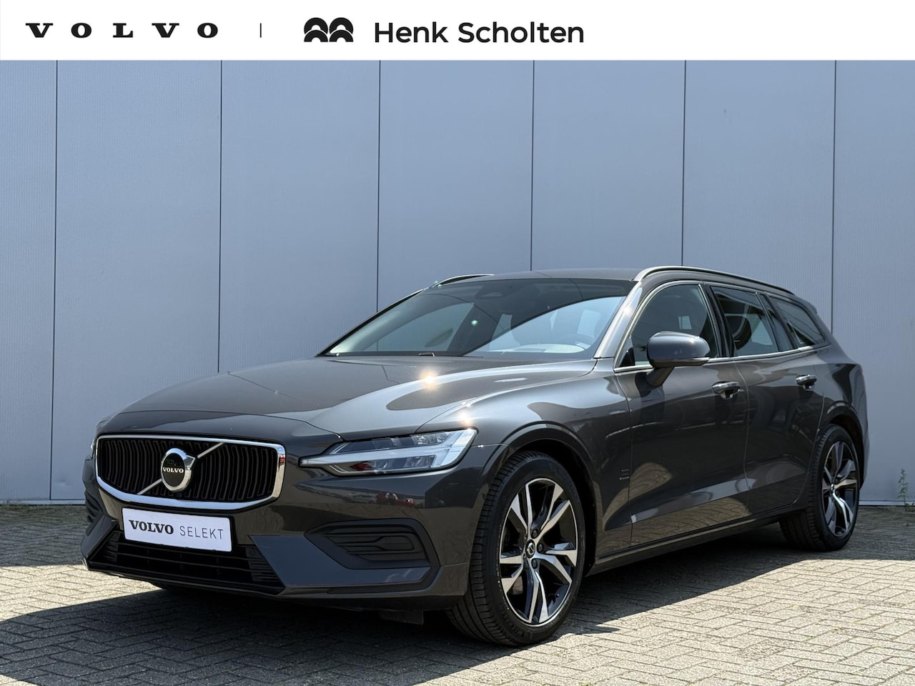 Volvo V60 - B3 AUT7 163PK Essential Edition, Trekhaak semi elektrisch inklapbaar, Stoelverwarming voor - AutoWereld.nl