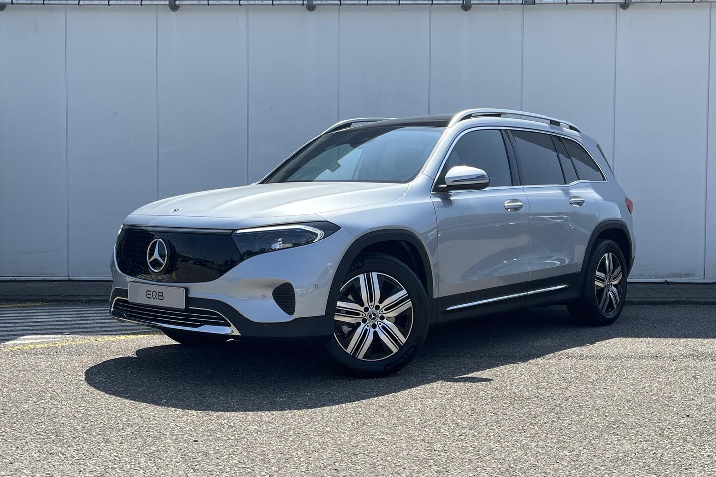 Mercedes-Benz EQB - EQB 250+ Business Line Limited | 18'' Lichtmetalen Wielen - AutoWereld.nl