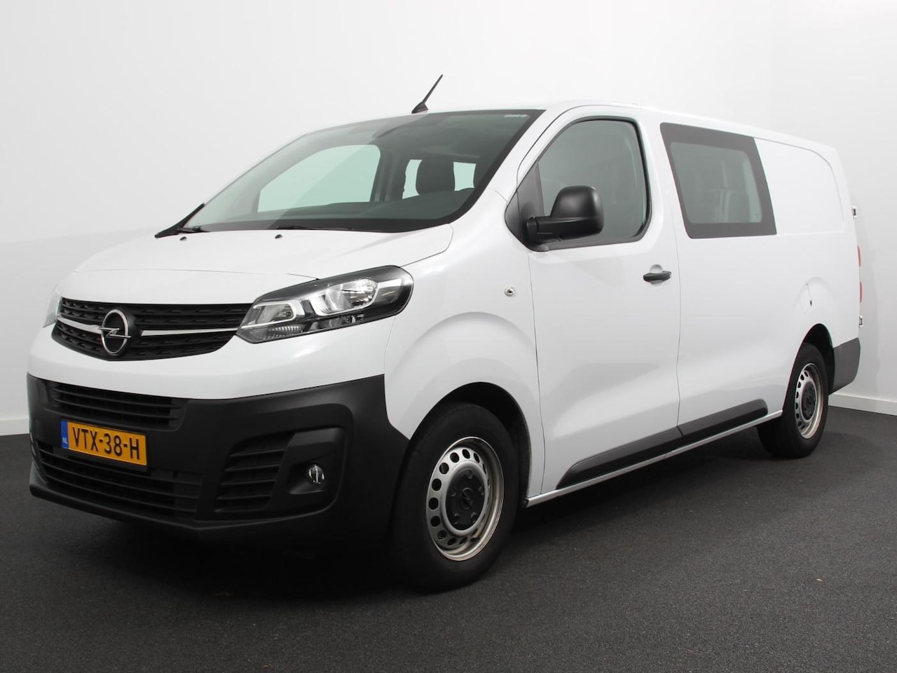 Opel Vivaro - 2.0 CDTI Automaat 145 pk L3H1 Dubbele Cabine 6p Edition Navigatie Airco Bluetooth Trekhaak - AutoWereld.nl