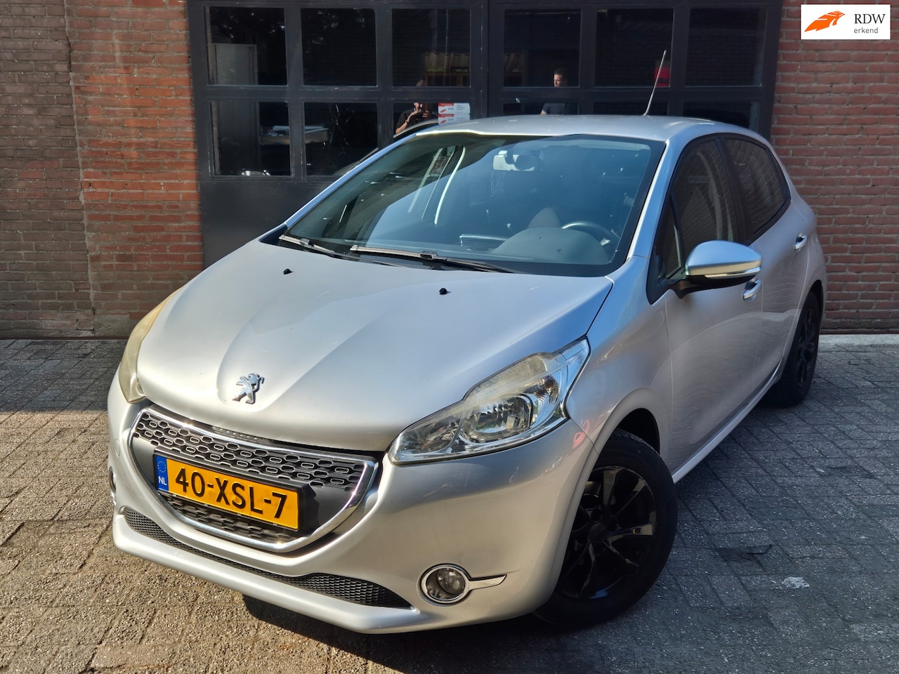 Peugeot 208 - 1.2 VTi Blue Lease edition , Airco , Cruisecontrol - AutoWereld.nl