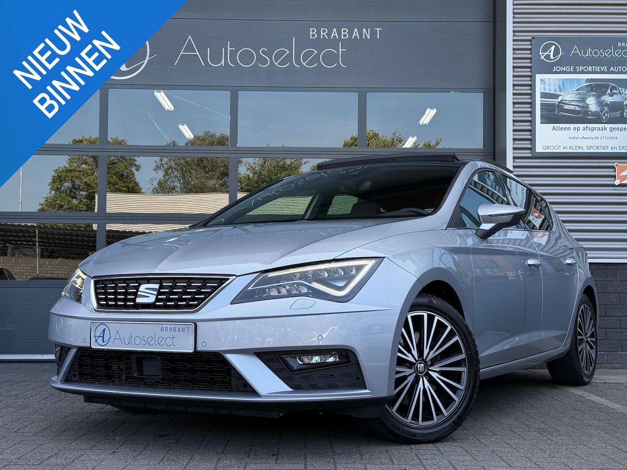 Seat Leon - 1.5 TSI Xcellence ACC LED Pano - AutoWereld.nl
