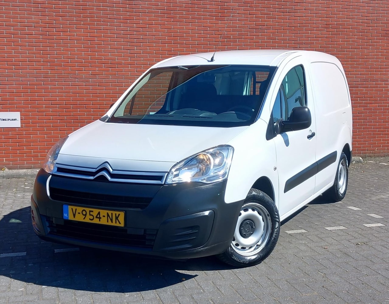 Citroën Berlingo - GB 1.6 BlueHDi 75pk 2pl Club - AutoWereld.nl