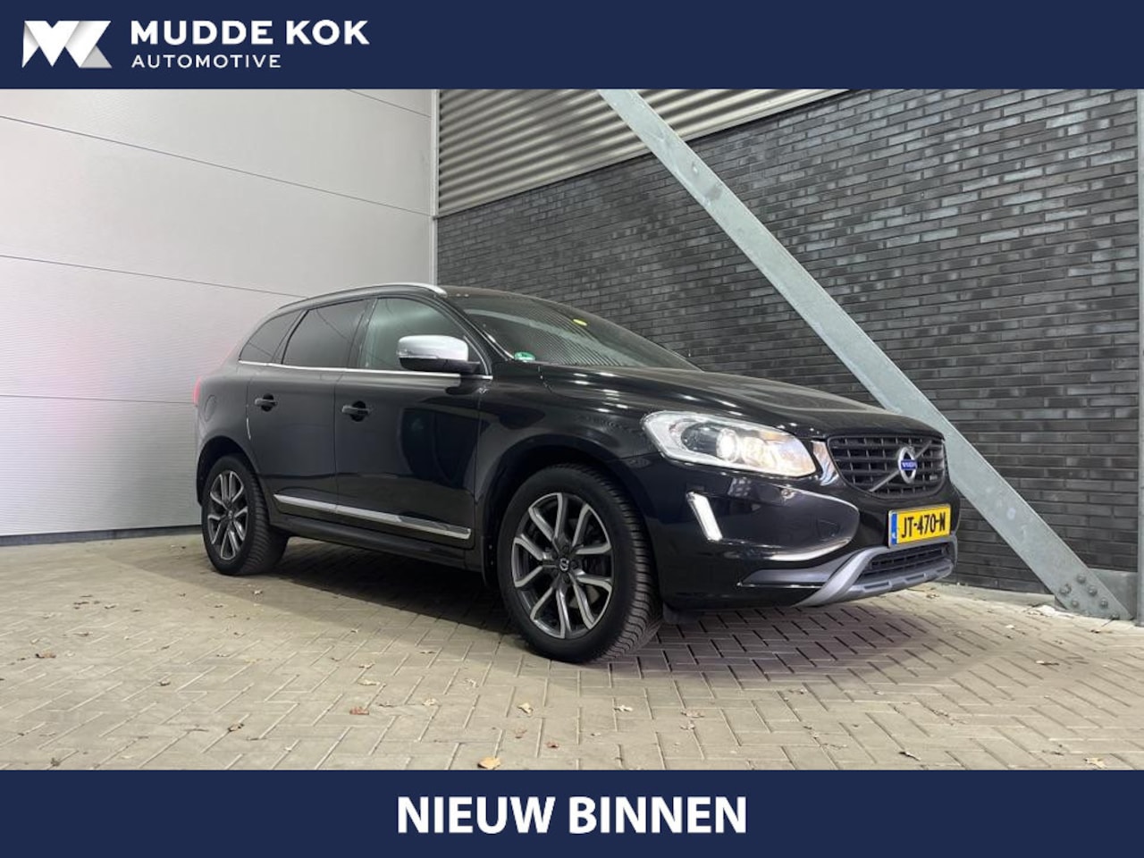 Volvo XC60 - 2.4 D5 AWD Summum | Trekhaak | Stoelverwarming | Getint Glas | Cruise Control | Camera - AutoWereld.nl