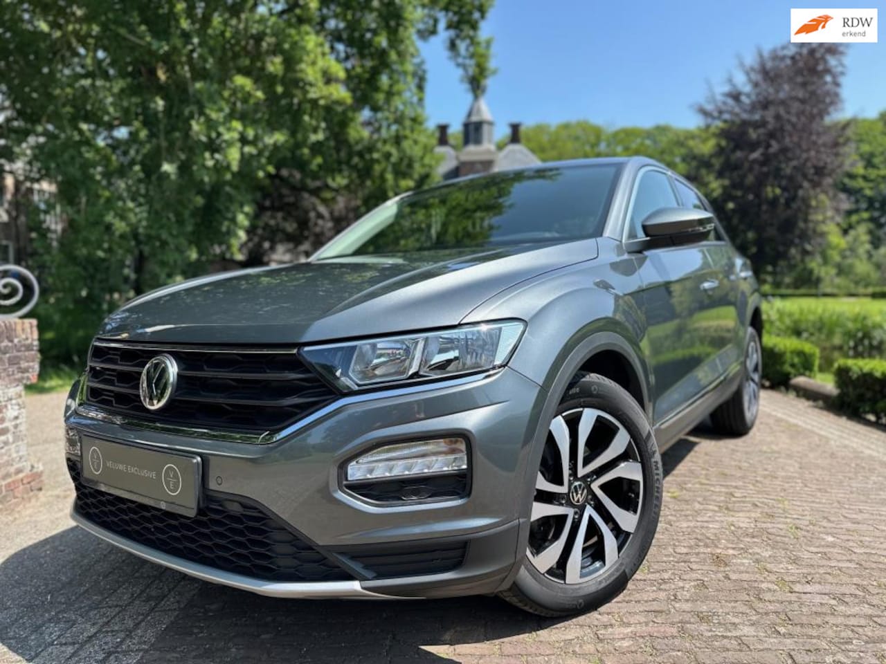 Volkswagen T-Roc - 1.0 TSI | Camera | CarPlay | Dode Hoek Detectie | Elektirsche Achterklep | Dealer Onderhou - AutoWereld.nl