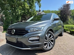 Volkswagen T-Roc - 1.0 TSI | Camera | CarPlay | Dode Hoek Detectie | Elektirsche Achterklep | Dealer Onderhou