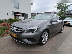 Mercedes-Benz A-klasse - 180 NAVIGATIE|TREKHAAK|DODEHOEK|XENON-LED|BLUETOOTH|ZEER GOED ONDERHOUDEN