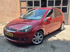 Ford Fiesta - 1.3-8V Futura , Airco , lichtmetalen velgen , trekhaak