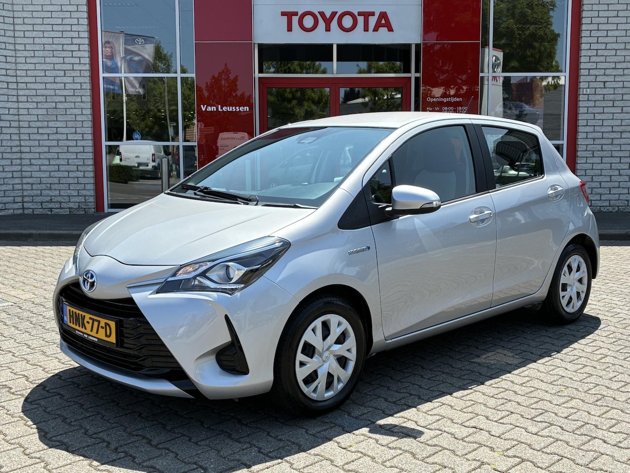 Toyota Yaris - 1.5 HYBRID STOELVERW. PARKEERCAMERA CLIMA EL-RAMEN BLUETOOTH - AutoWereld.nl
