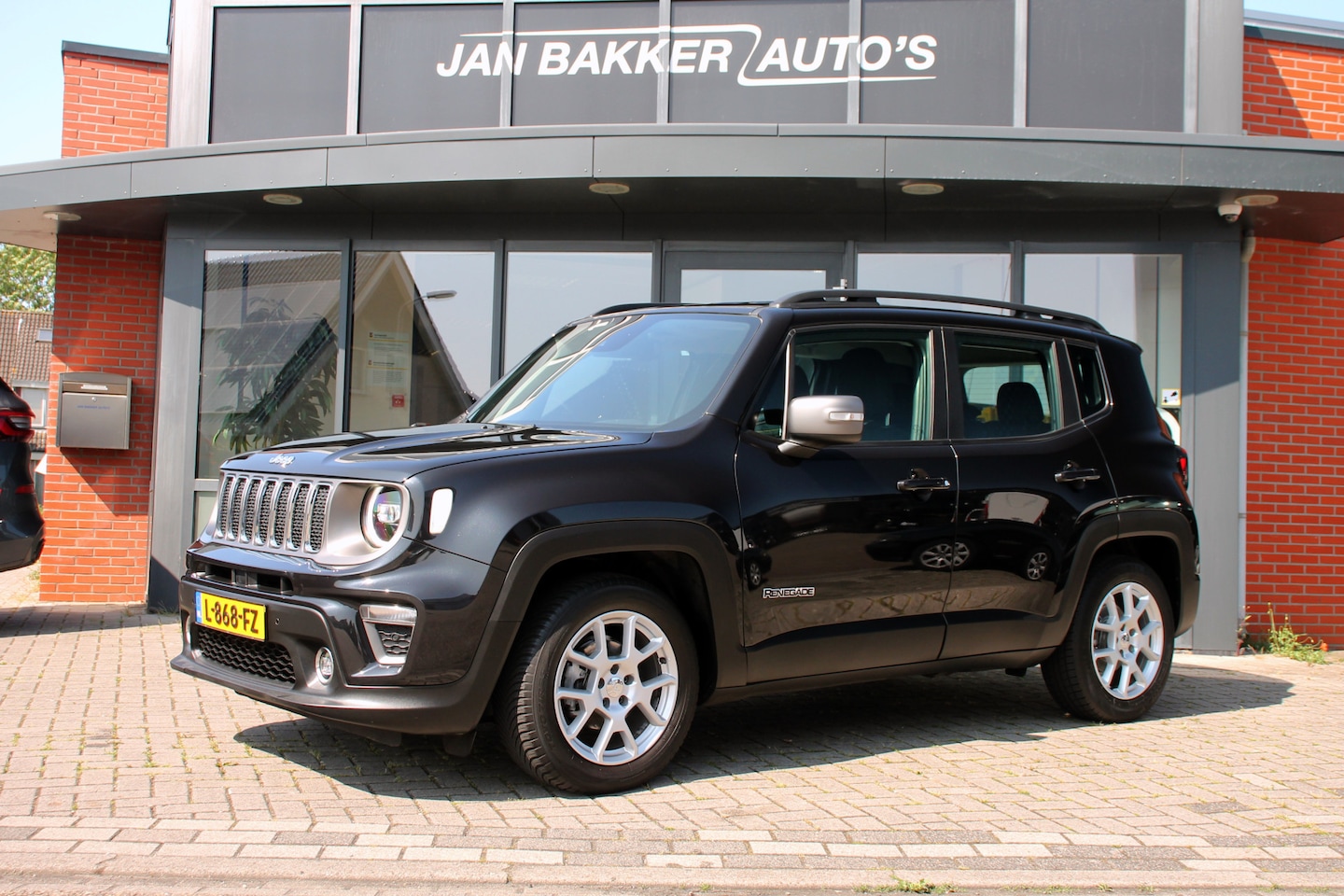 Jeep Renegade - 1.0T Limited ✅ Carplay ✅ PDC ✅ LED lampen ✅ Camera - AutoWereld.nl
