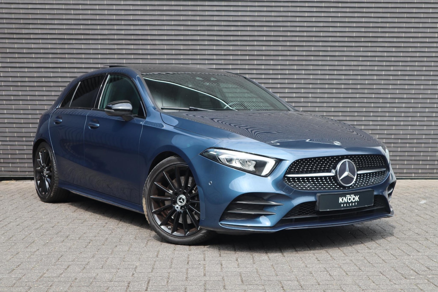 Mercedes-Benz A-klasse - 250 AMG Line | 19" | Panorama | Sfeer | - AutoWereld.nl
