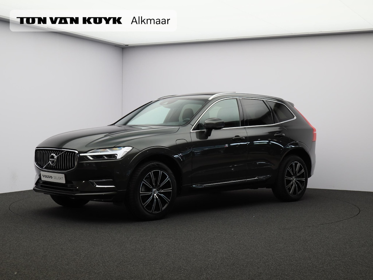 Volvo XC60 - T6 AWD Recharge Inscription / Trekhaak / 360 camera / Pan. dak / Harman Kardon / Lederlook - AutoWereld.nl